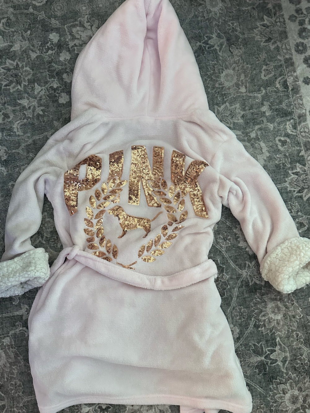 vintage pink robe🎀🪞